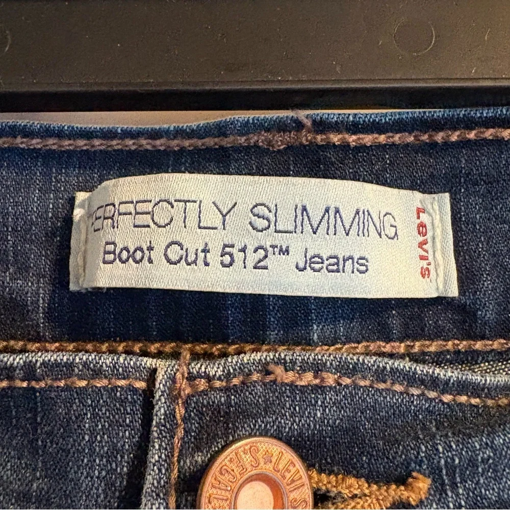 Levi’s 512 Perfectly Slimming Jeans Women’s Sz 16P Short Cotton Denim Flattering